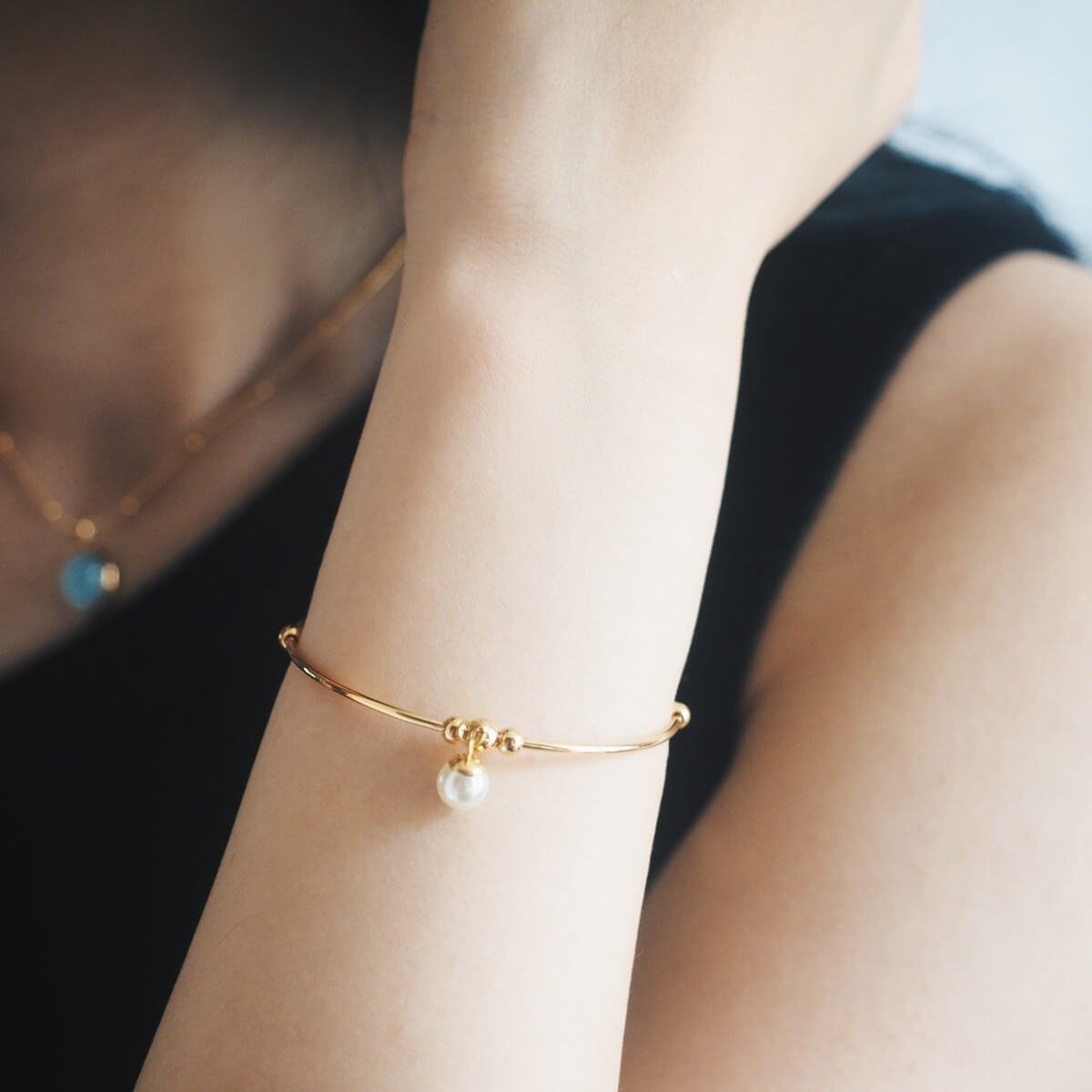 jan-pearl-drop-bracelet-chic-fashion.jpg