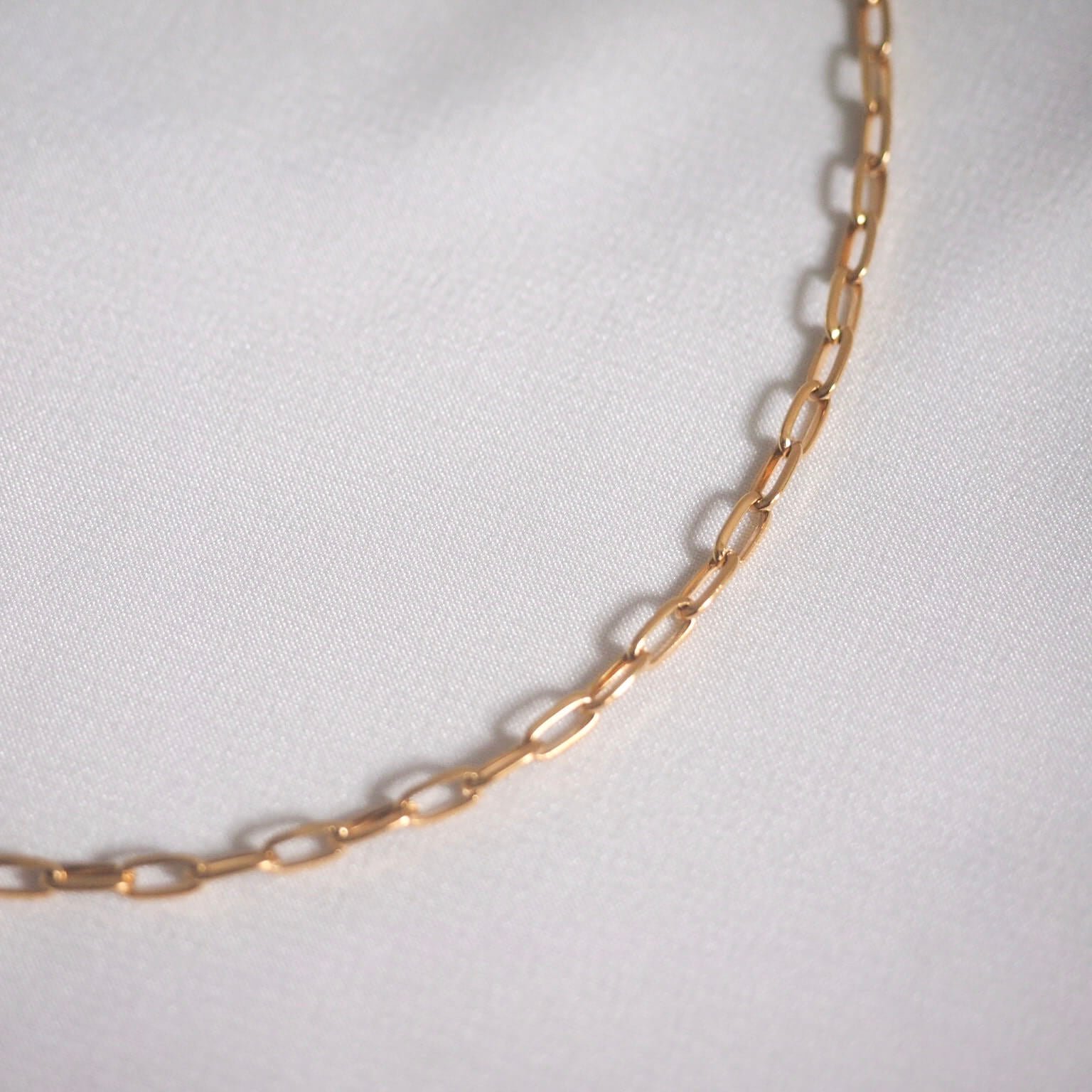 wan-chain-necklace-close-up.jpg